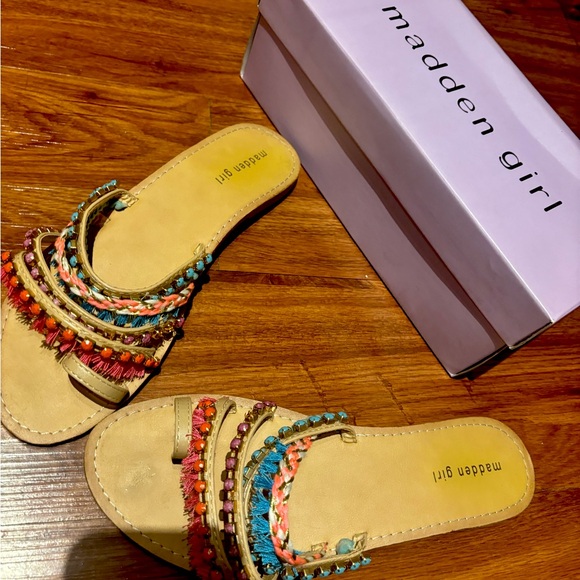 Madden Girl “Fiesta” Festive Toe Ring Sandal - Picture 2 of 3